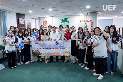 KeoWC2026ers of Chinese Language discover career opportunities at Uniland Group