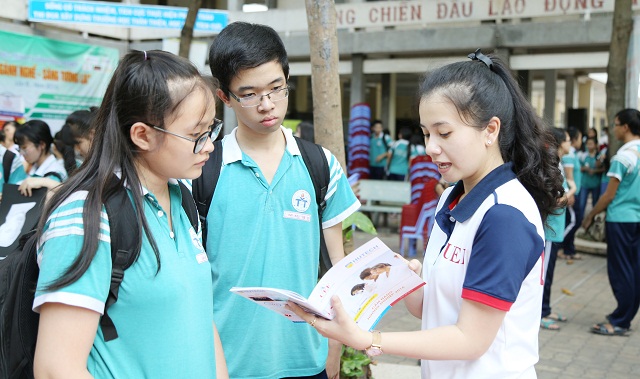 Ngành Thương mại điện tử lấy bao nhiêu điểm