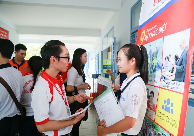 Học ngành Thương mại điện tử ra trường làm gì