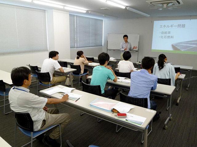 Students study at University of Fukui